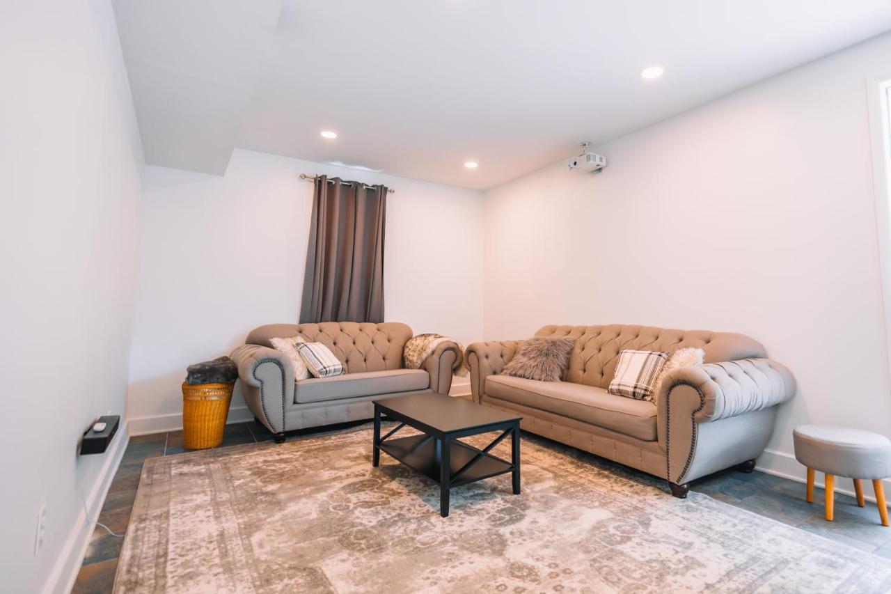 Downtown Escape Great For Large Families & Groups Villa Sugarcreek Bagian luar foto