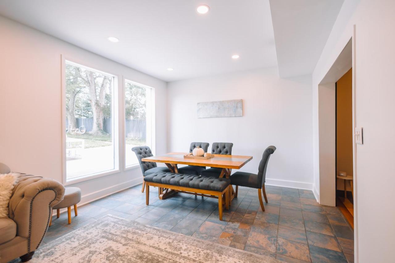 Downtown Escape Great For Large Families & Groups Villa Sugarcreek Bagian luar foto