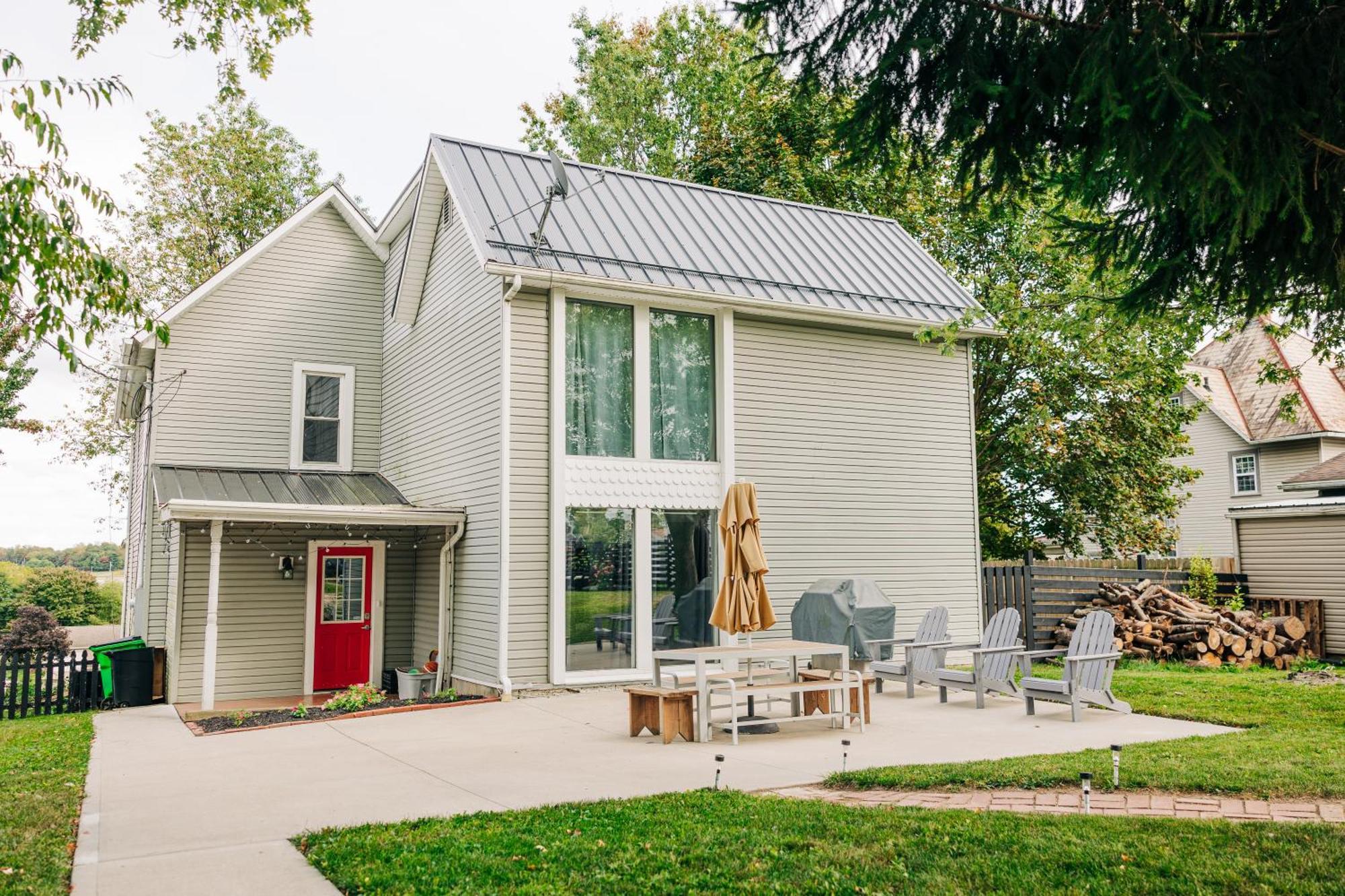 Downtown Escape Great For Large Families & Groups Villa Sugarcreek Bagian luar foto